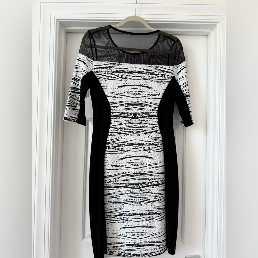 Joseph Ribkoff Monochrome Patterned Mini Dress - Picture 3 of 3